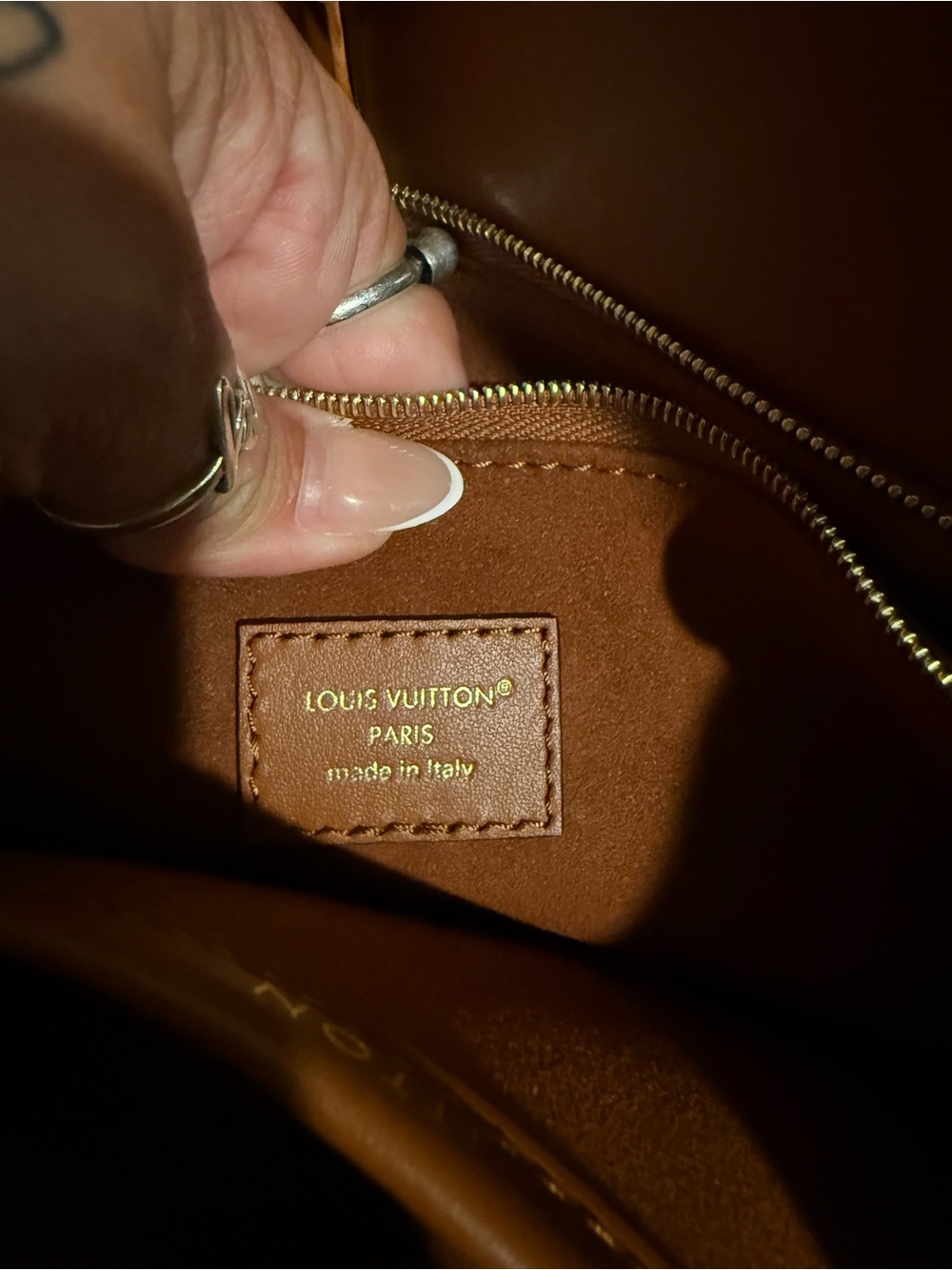 Louis Vuitton Monogram Canvas Handbag with Tan Leather Trim - Picture 7 of 15